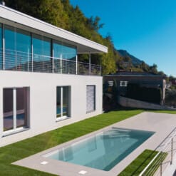 Arcadia pool i trädgård